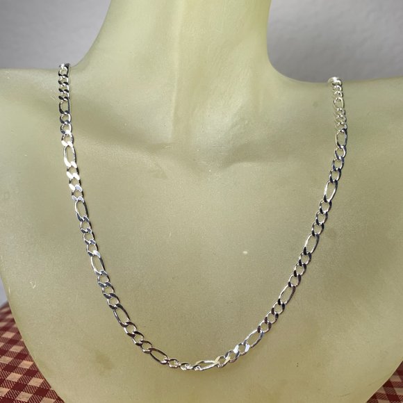 NEW 6.2 grams 16" Italian Figaro Chain Necklace in Sterling Silver - Picture 3 of 4
